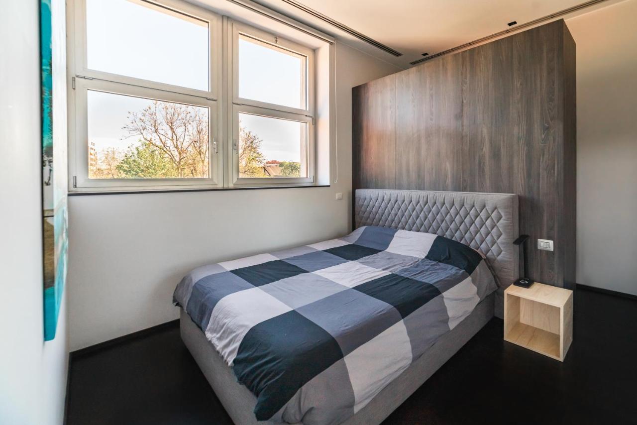 Moderno Bilocale 64Mq Con Parcheggio E Palestra Apartment Milan Luaran gambar