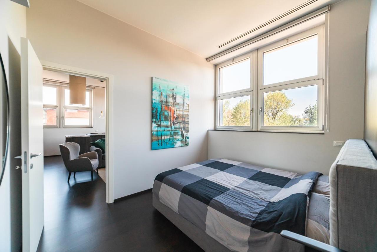 Moderno Bilocale 64Mq Con Parcheggio E Palestra Apartment Milan Luaran gambar